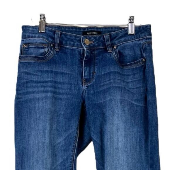 White House Black Market WHBM Jean Boot Leg Low Rise Medium Wash Women’s Size 2L - Picture 3 of 6